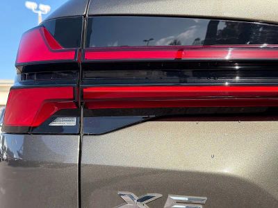2026 BMW X5 — photo 10 view