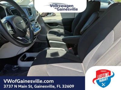 2023 Chrysler Voyager — photo 17 view