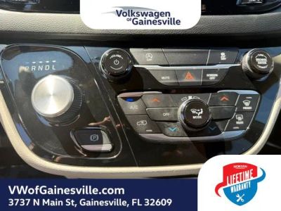 2023 Chrysler Voyager — photo 24 view