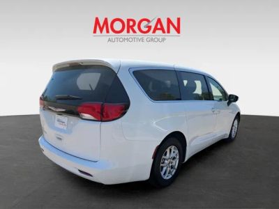 2023 Chrysler Voyager — detail view