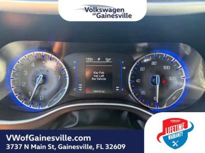2023 Chrysler Voyager — photo 19 view