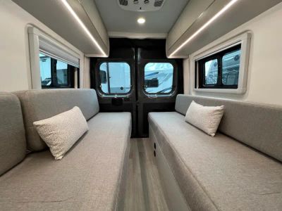 2027 Thor Motor Coach TELLARO — photo 17 view