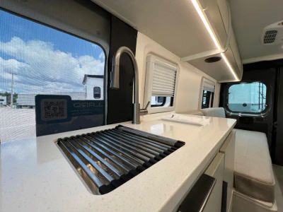 2027 Thor Motor Coach TELLARO — photo 11 view