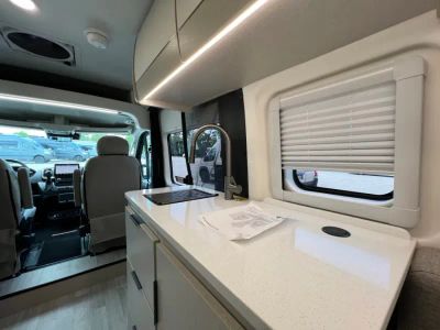 2027 Thor Motor Coach TELLARO — photo 10 view