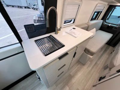 2027 Thor Motor Coach TELLARO — photo 8 view