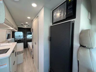 2027 Thor Motor Coach TELLARO — photo 13 view