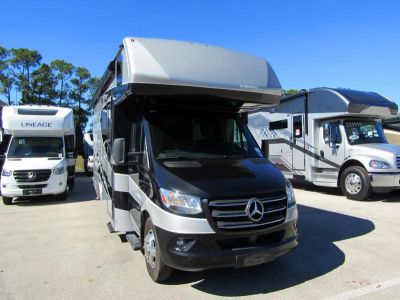 2022 Dynamax ISATA 3 SERIES - Photo 1