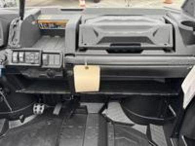 2026 Can-Am Defender MAX X mr HD11 with half-doors Dark Wildland Camo - Photo 13