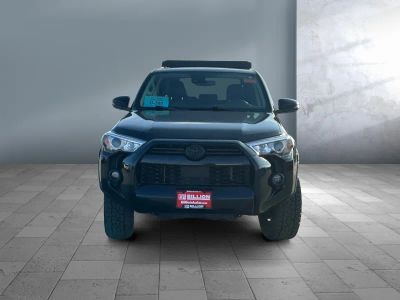 2021 Toyota 4Runner - Photo 2