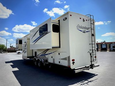 2019 Palomino Columbus - Photo 3