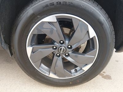 2024 Nissan Rogue — photo 10 view