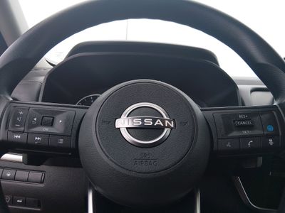 2024 Nissan Rogue — photo 12 view