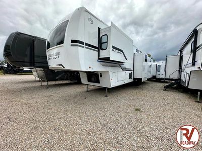 2026 Cherokee Arctic Wolf 3650SUITE - Photo 6