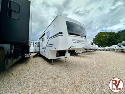 2026 Cherokee Arctic Wolf 3650SUITE - Photo 3