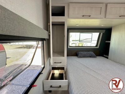 2026 Forest River RV Surveyor Legend — photo 31 view