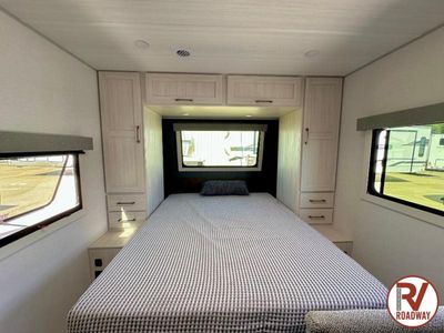 2026 Forest River RV Surveyor Legend — photo 17 view