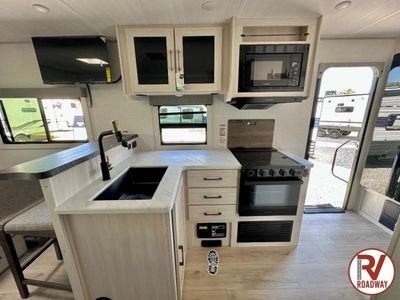 2026 Forest River RV Surveyor Legend — photo 15 view