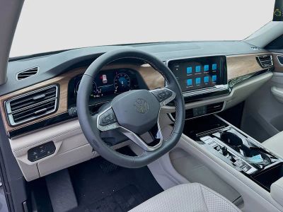 2026 Volkswagen Atlas — photo 9 view