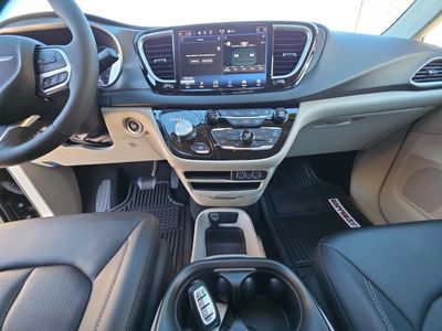 2024 Chrysler Pacifica - Photo 13