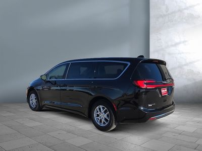 2024 Chrysler Pacifica - Photo 4