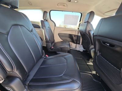 2024 Chrysler Pacifica - Photo 14