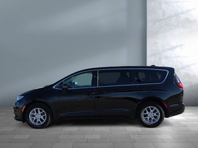 2024 Chrysler Pacifica - Photo 3