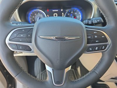 2024 Chrysler Pacifica - Photo 19