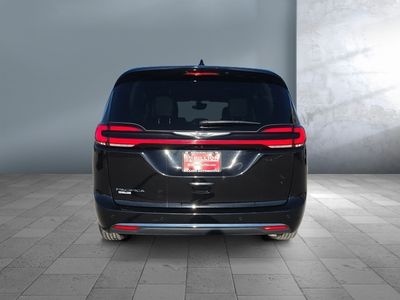 2024 Chrysler Pacifica - Photo 5
