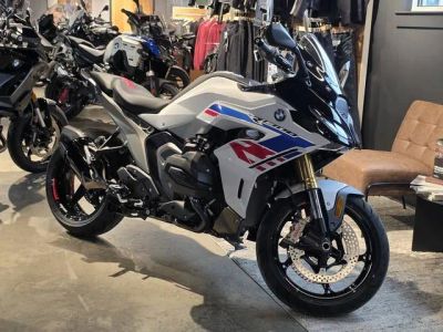 2026 BMW R 1300 RS Performance — front three-quarter view