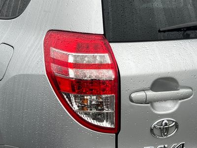 2011 Toyota RAV4 - Photo 14
