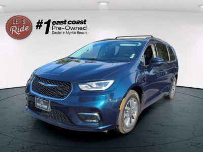2022 Chrysler Pacifica Hybrid - Photo 1