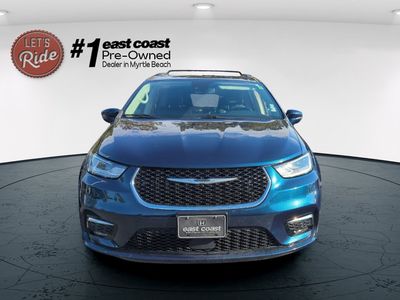 2022 Chrysler Pacifica Hybrid - Photo 2