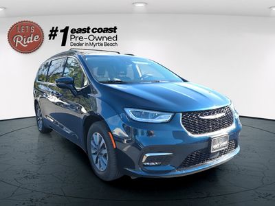 2022 Chrysler Pacifica Hybrid - Photo 3