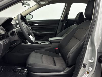 2025 Nissan Altima - Photo 12