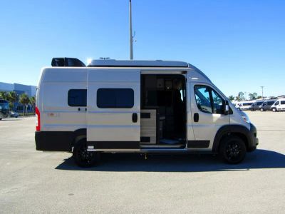 2026 Winnebago SOLIS - Photo 20