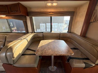 2013 Thor Motor Coach Chateau — photo 11 view