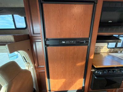 2013 Thor Motor Coach Chateau — photo 13 view