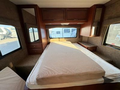 2013 Thor Motor Coach Chateau — photo 20 view