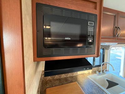 2013 Thor Motor Coach Chateau — photo 15 view