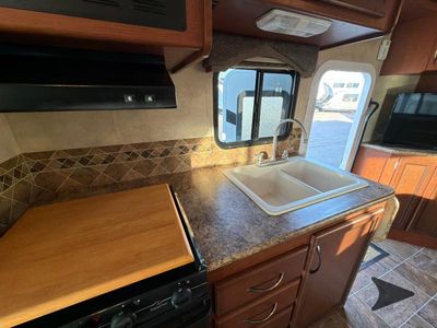 2013 Thor Motor Coach Chateau — photo 16 view