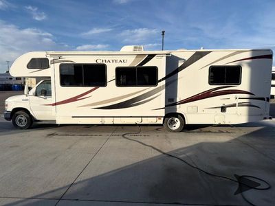 2013 Thor Motor Coach Chateau — detail view
