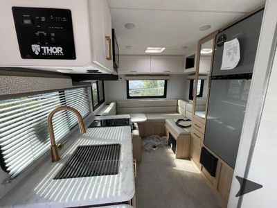 2026 Thor Motor Coach Chateau - Photo 10