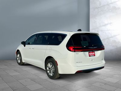 2026 Chrysler Pacifica — detail view