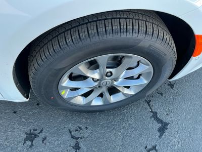 2026 Chrysler Pacifica — photo 12 view