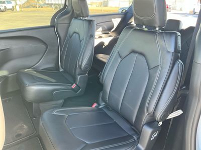 2026 Chrysler Pacifica — photo 7 view