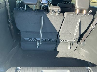 2026 Chrysler Pacifica — photo 9 view