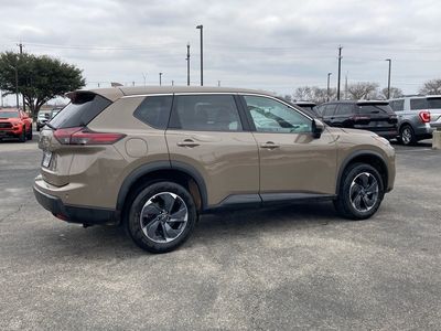 2025 Nissan Rogue - Photo 4