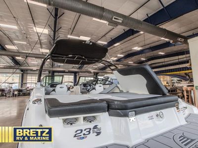 2025 Chaparral Boats Chaparral - Photo 4