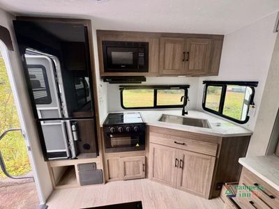 2026 Coachmen RV Freedom Express Select - Photo 9