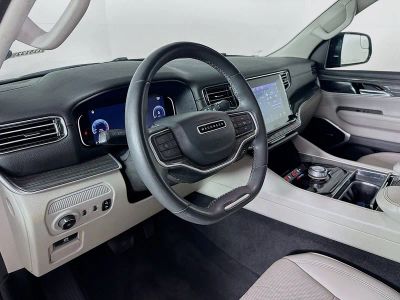 2022 Jeep Wagoneer — photo 7 view